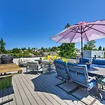 Seattle Retreat With Canal And Mountain Rooftop Views!